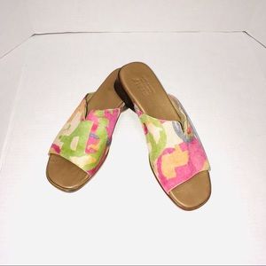 Munro American Proper Size & Perfect Fit sandals